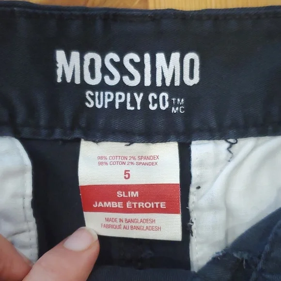 Short shorts! - Picture 4 of 6